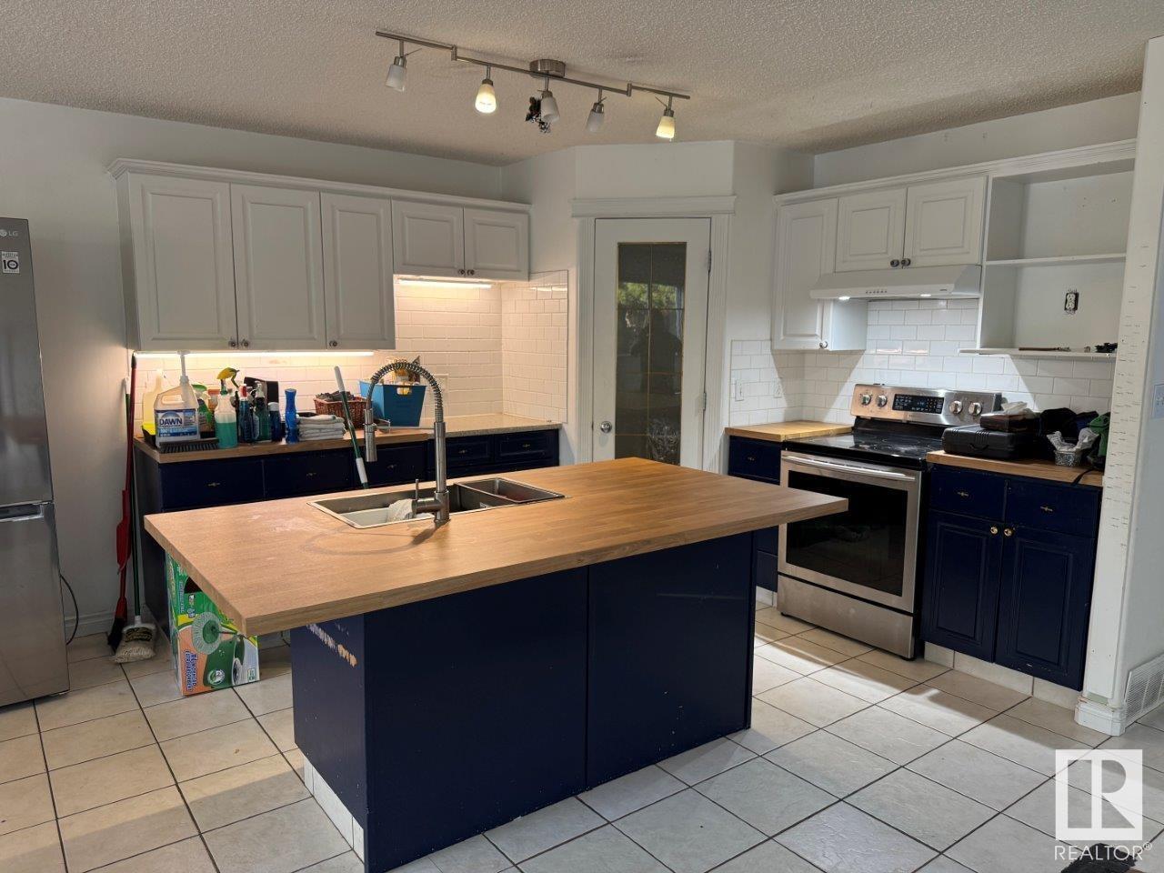 Property at #9 211 BLACKBURN DR E SW image 4
