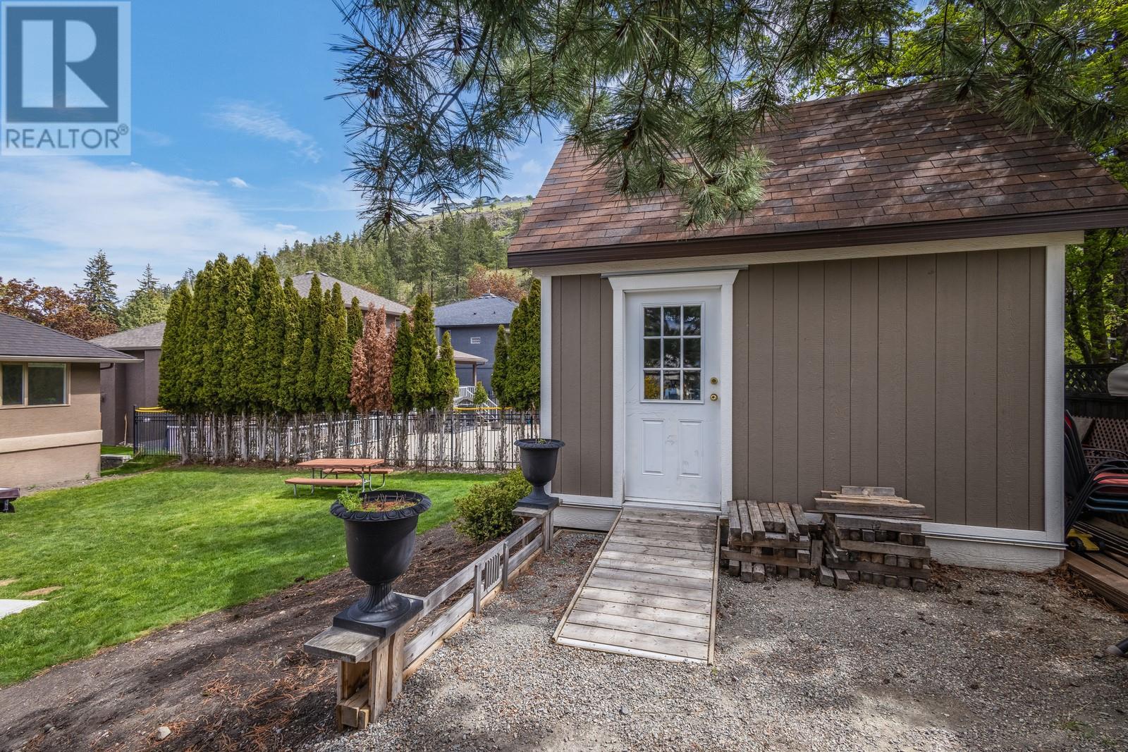 157 Magic Drive, Kelowna, British Columbia  V1V 1N2 - Photo 34 - 10336199
