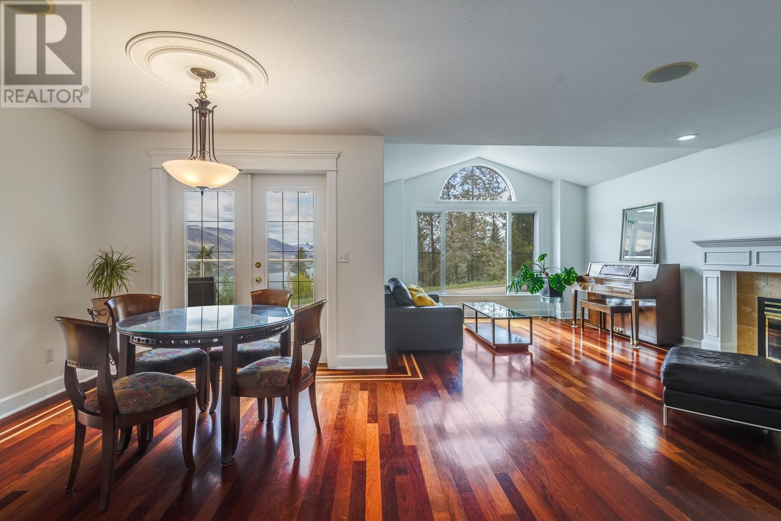157 Magic Drive, Kelowna, British Columbia  V1V 1N2 - Photo 4 - 10336199