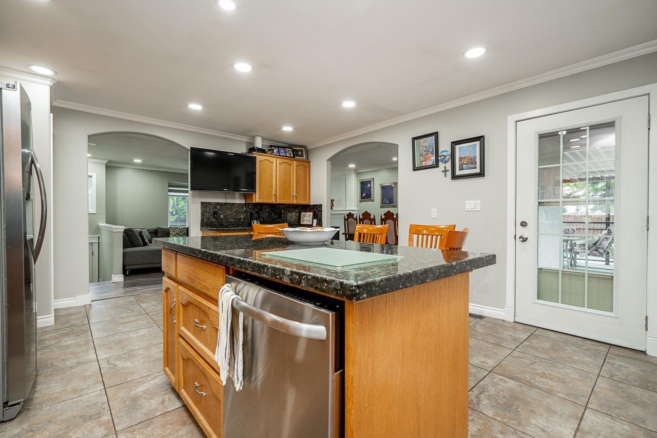 8604 Sunbury Place, Delta, British Columbia  V4C 3Y7 - Photo 11 - R2999306