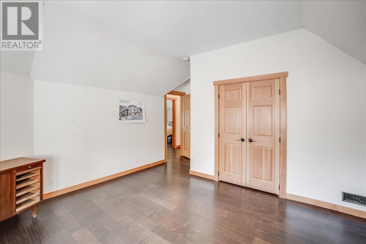 Property at 922 FRONT Street image 1