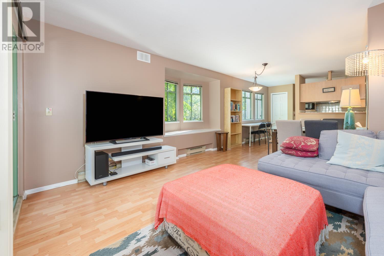 319 6735 Station Hill Court, Burnaby, British Columbia  V3N 4W5 - Photo 10 - R2999269