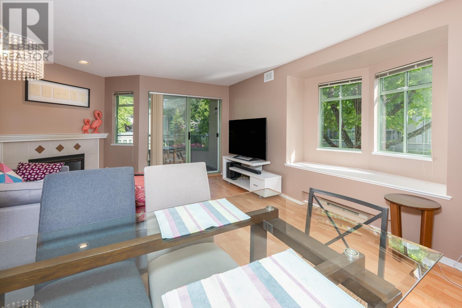 319 6735 Station Hill Court, Burnaby, British Columbia  V3N 4W5 - Photo 2 - R2999269