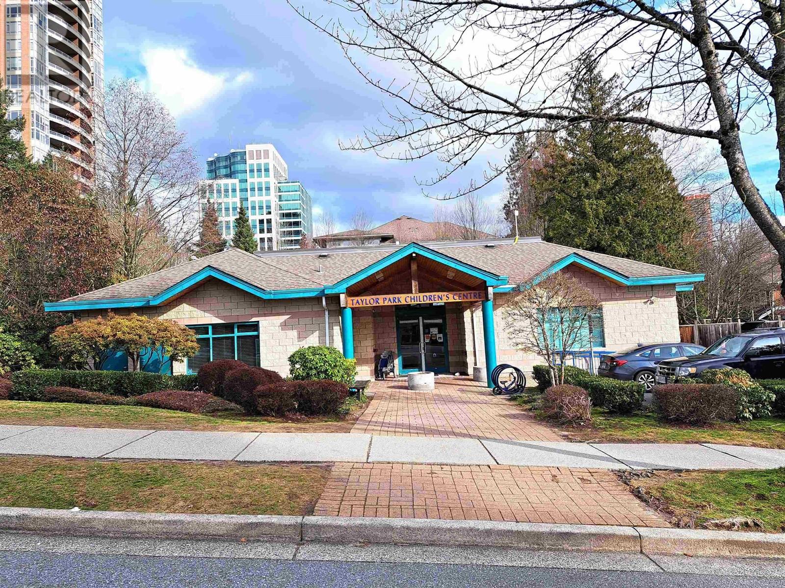 319 6735 Station Hill Court, Burnaby, British Columbia  V3N 4W5 - Photo 22 - R2999269