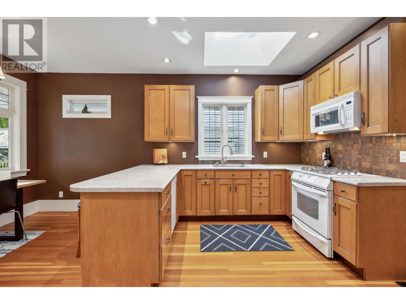 3391 Mountain Highway, North Vancouver, British Columbia  V7K 2H4 - Photo 20 - R2999305