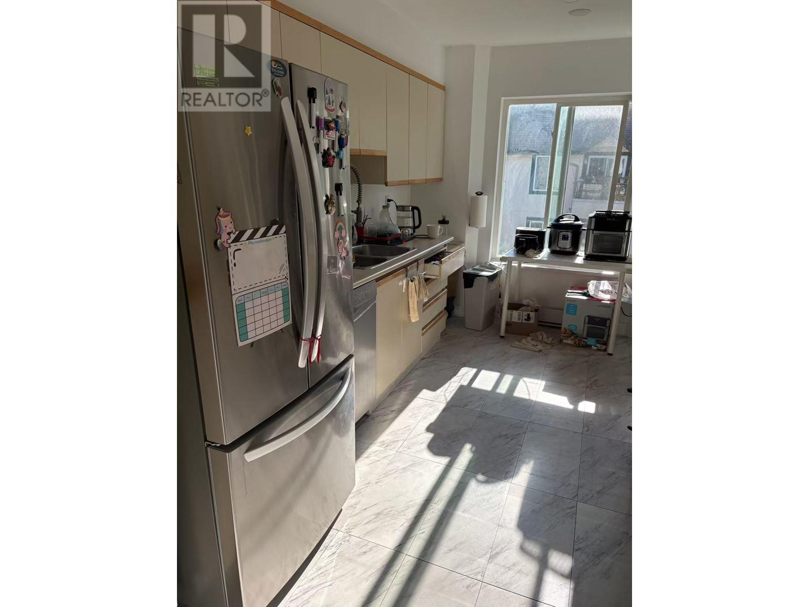 303 5764 Jersey, Burnaby, British Columbia  V5H 2L4 - Photo 3 - R2999299