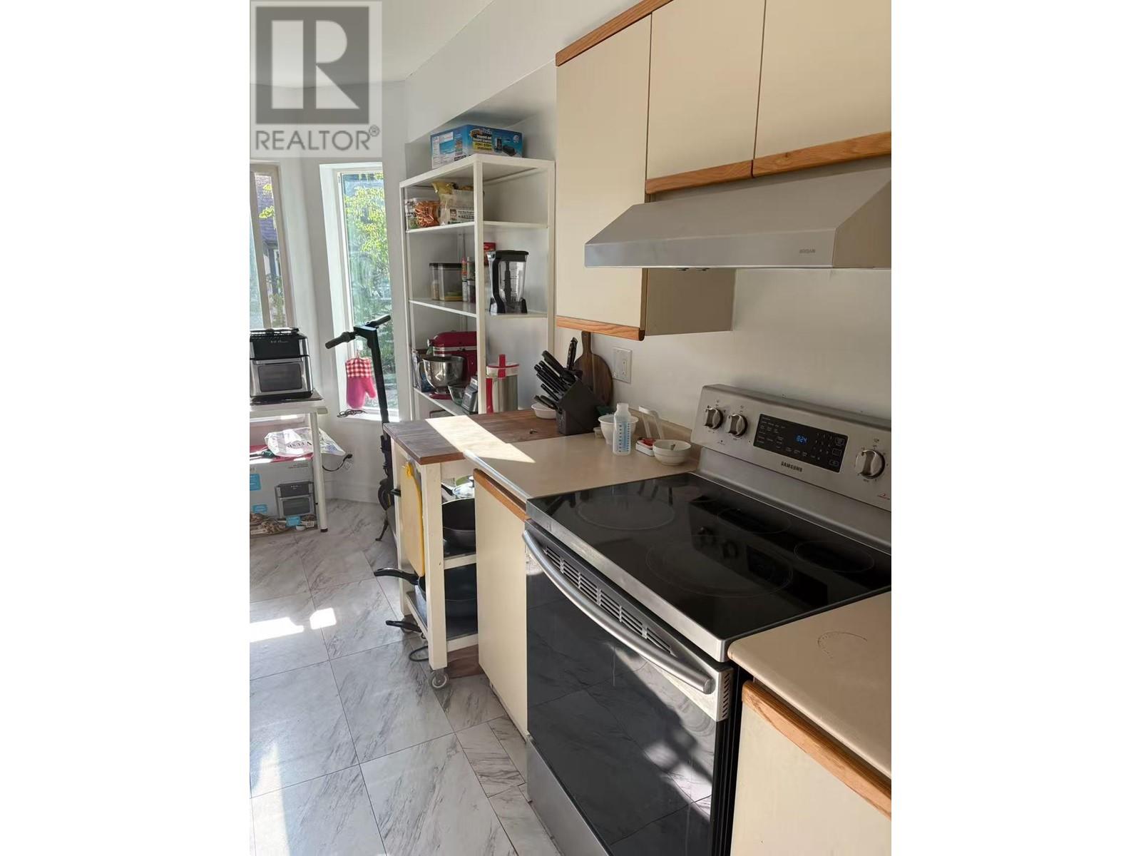 303 5764 Jersey, Burnaby, British Columbia  V5H 2L4 - Photo 4 - R2999299
