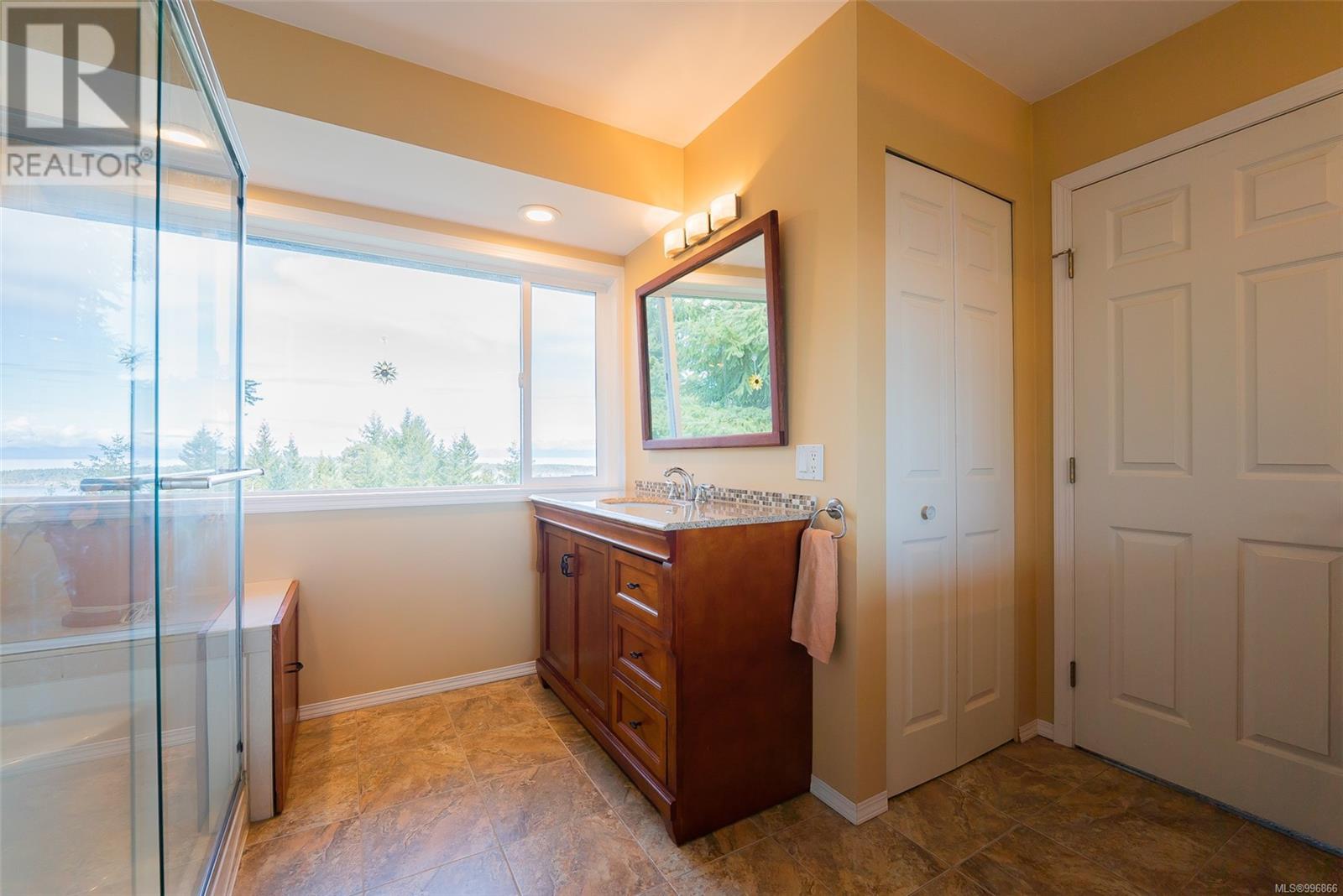 Property at 8170 Southwind Dr image 2