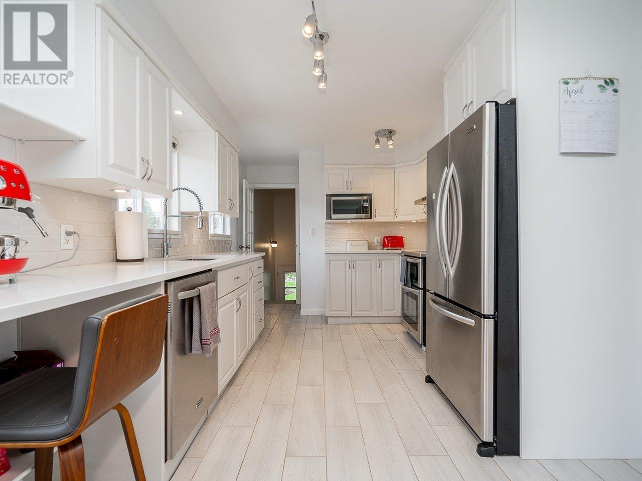 8278 18th Avenue, Burnaby, British Columbia  V3N 1K3 - Photo 8 - R2986829