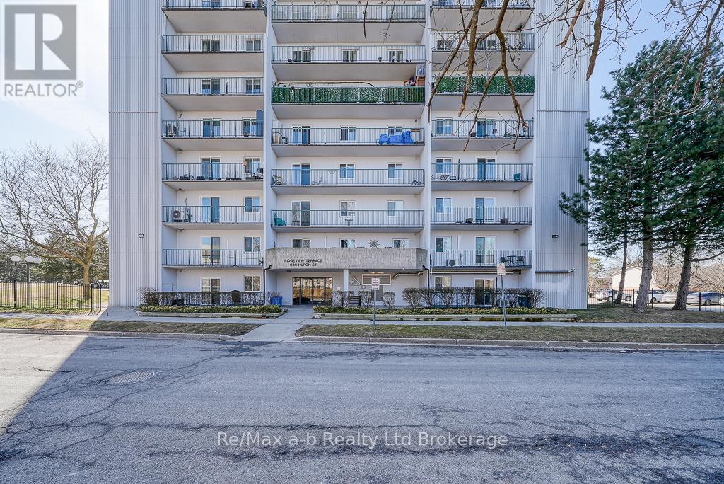 Property at 809 - 986 HURON STREET image 5
