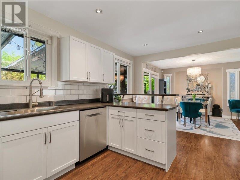 21125 Cook Avenue, Maple Ridge, British Columbia  V2X 7P7 - Photo 5 - R2999161