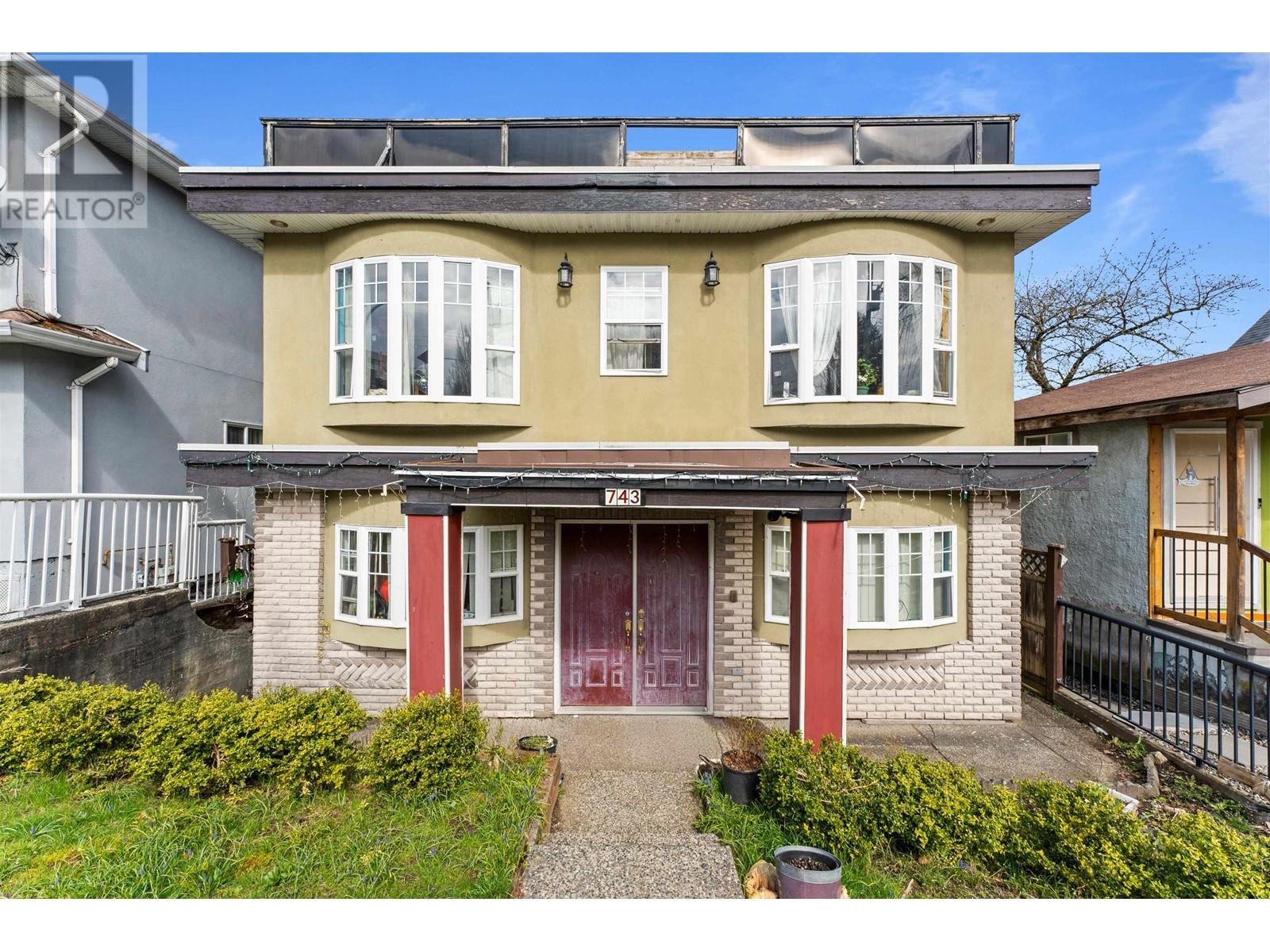 743 DURWARD AVENUE, vancouver, British Columbia