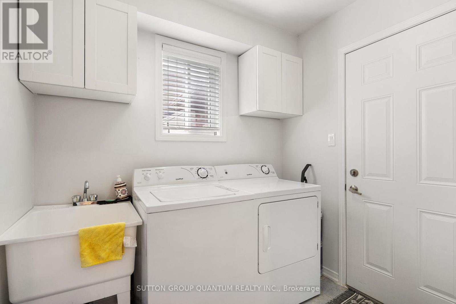 2071 Mcfadden Street, Innisfil, Ontario  L9S 0H6 - Photo 5 - N12128548