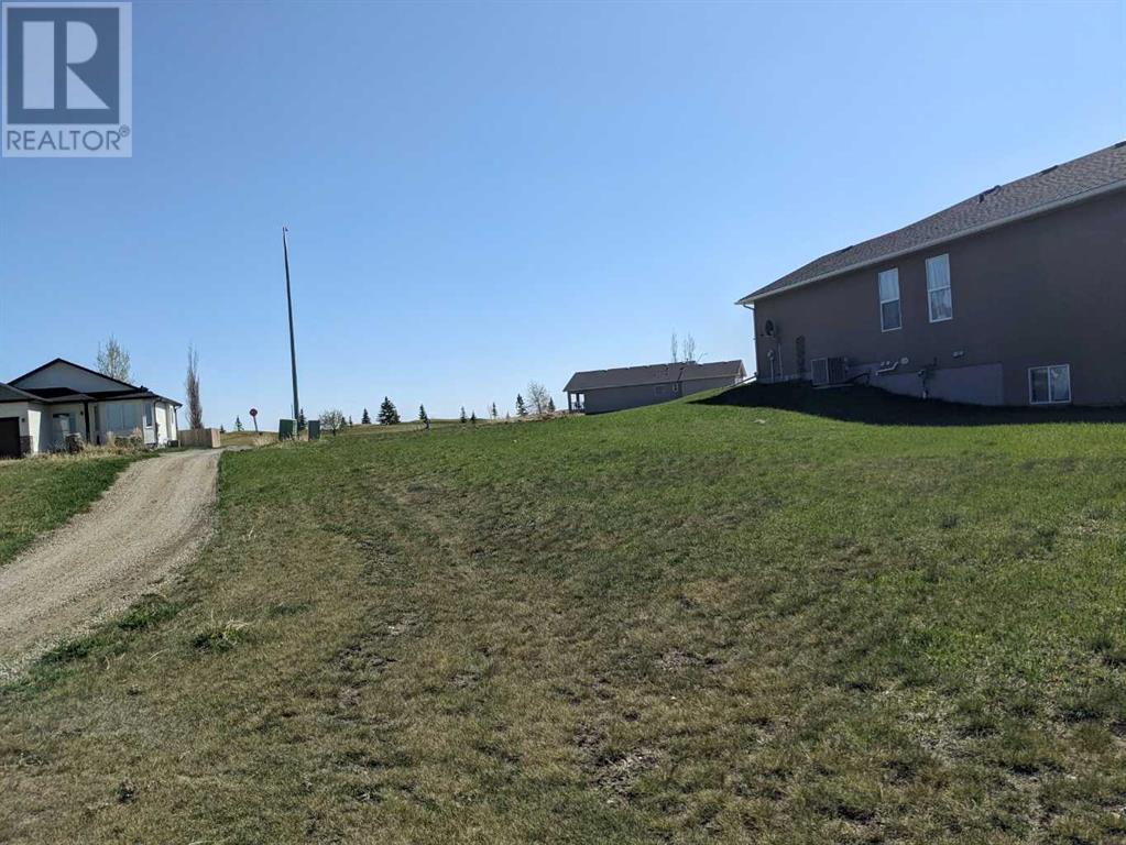 Property at 722 Fairways Drive image 3