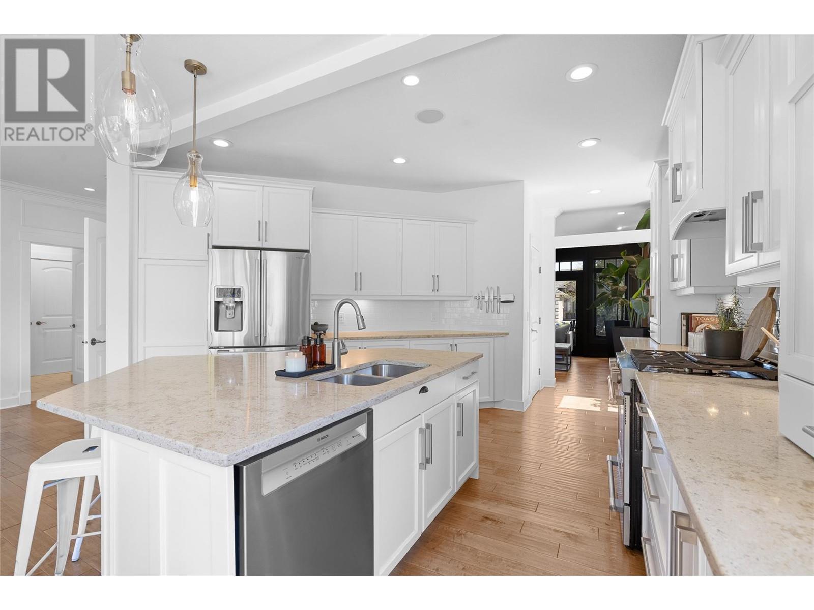1185 Peak Point Drive, West Kelowna, British Columbia  V1Z 4A9 - Photo 9 - 10346364