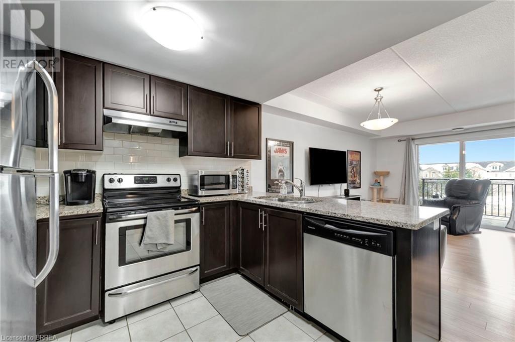 Property at 45 KINGSBURY Square Unit# 213 image 2