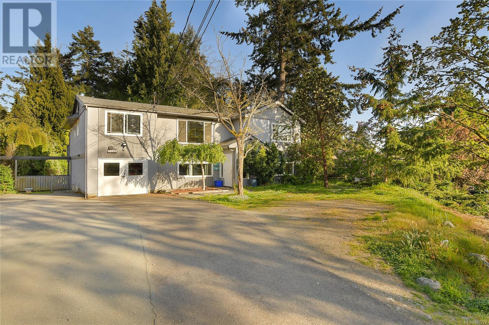 Property at 2589 Wentwich Rd image 1