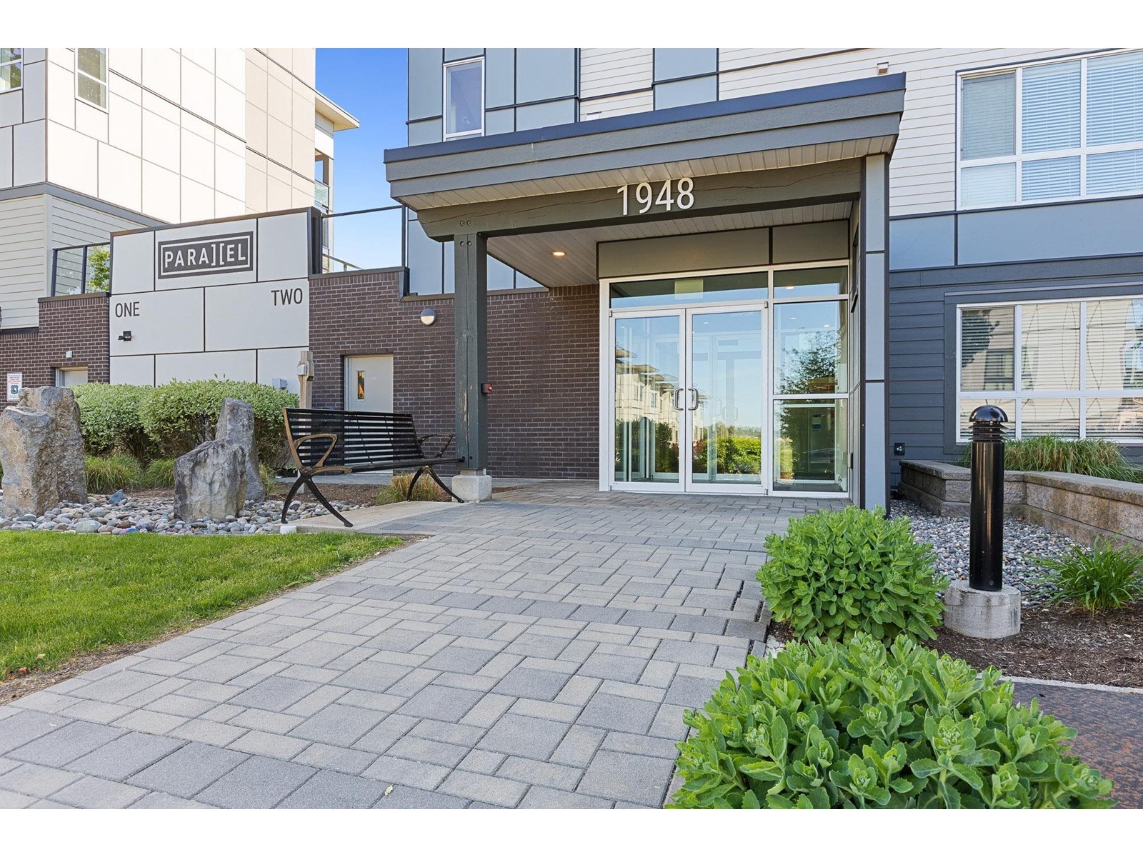 411 1948 North Parallel Road, Abbotsford, British Columbia  V3G 3C6 - Photo 2 - R2997517