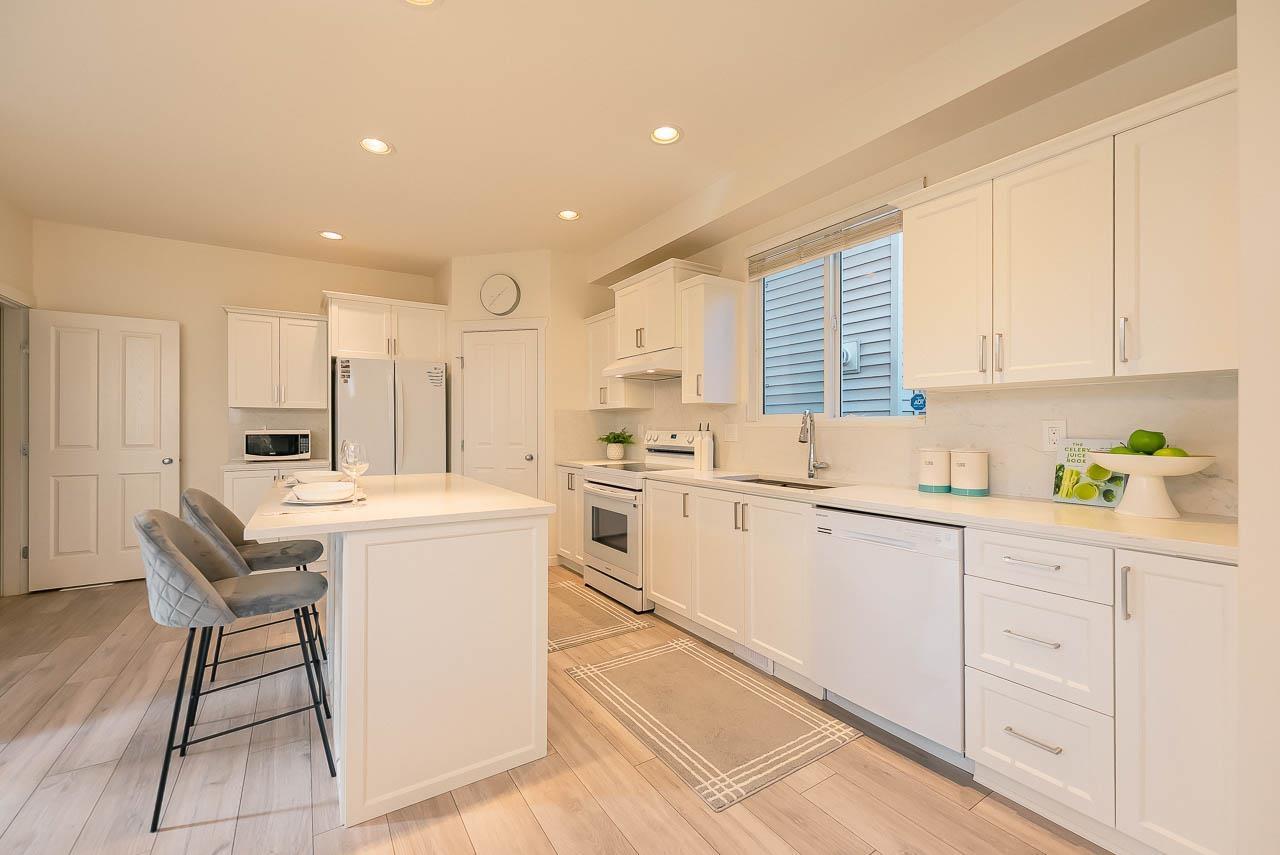 6918 201b Street, Langley, British Columbia  V2Y 2Y1 - Photo 13 - R2999401