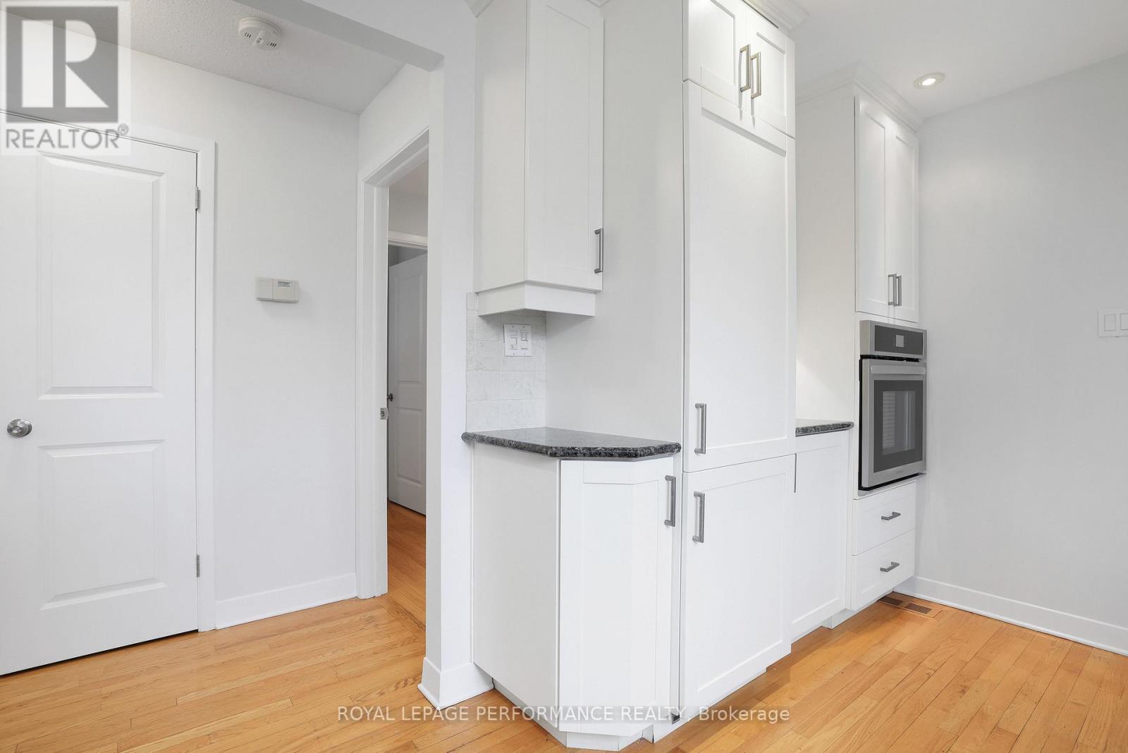 64 Crystal Beach Drive, Ottawa, Ontario  K2H 5N1 - Photo 13 - X12129048