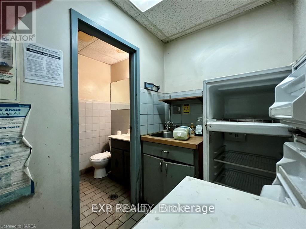 580 Division Street, Kingston, Ontario  K7K 4B6 - Photo 21 - X12129052