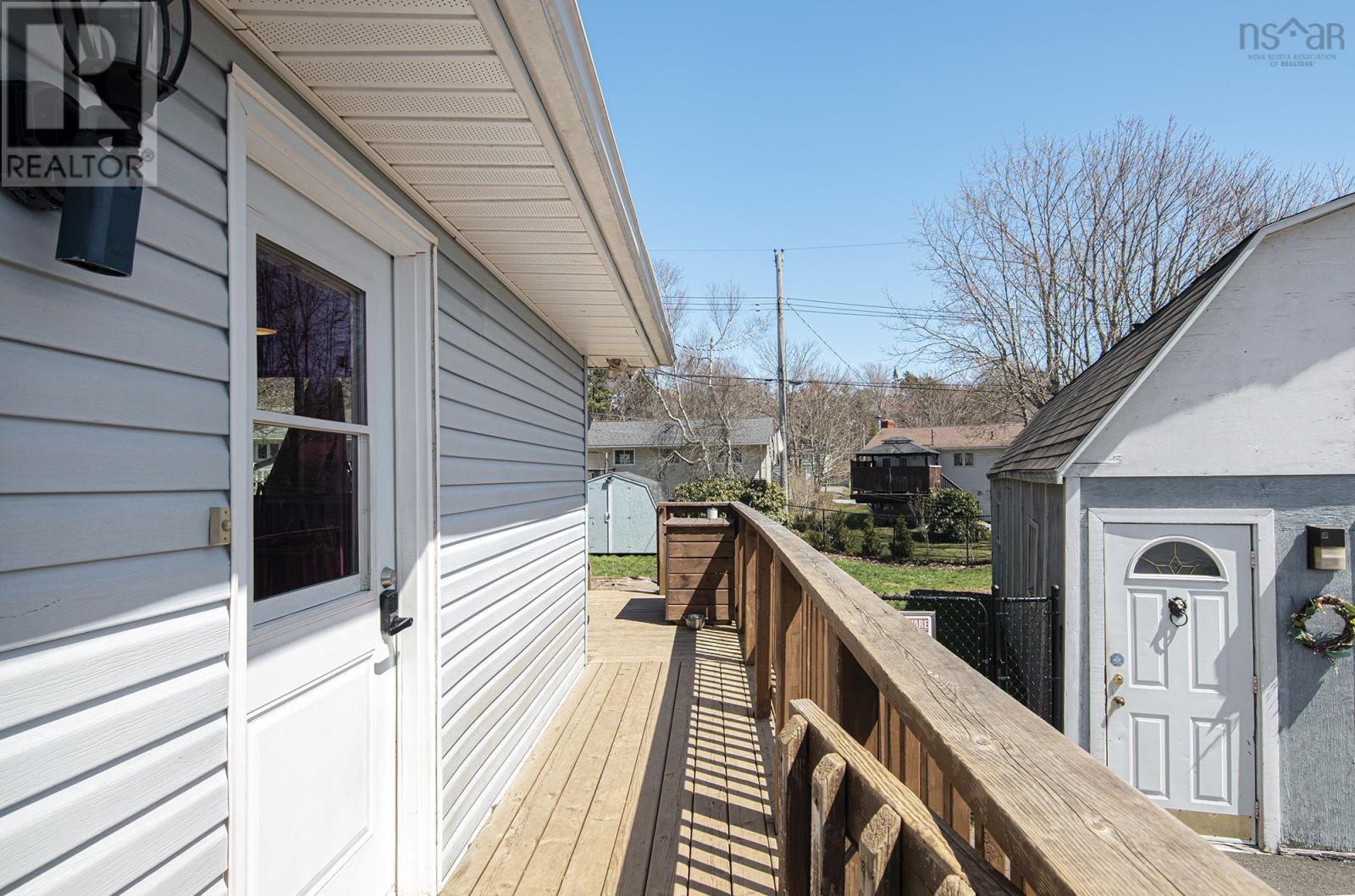 Property at 140 Balsam Circle image 4