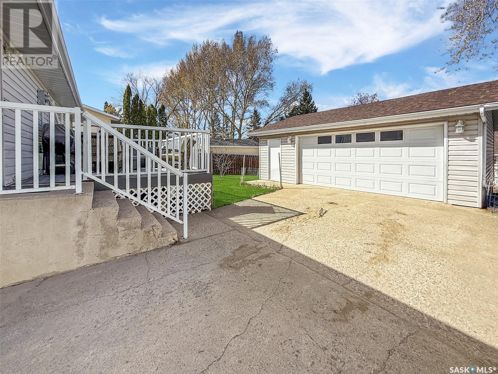 Property at 487 Steele CRESCENT image 3