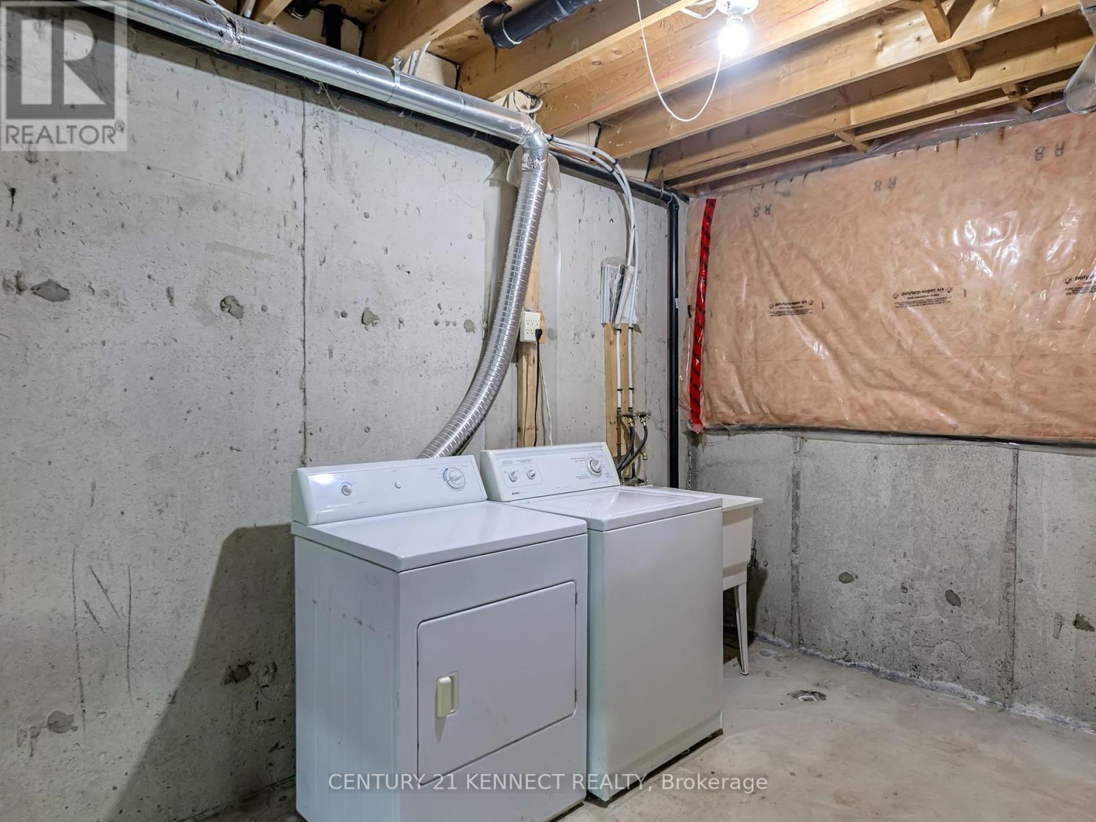 249 Stanley Street, Barrie, Ontario  L4M 7G2 - Photo 39 - S12129013