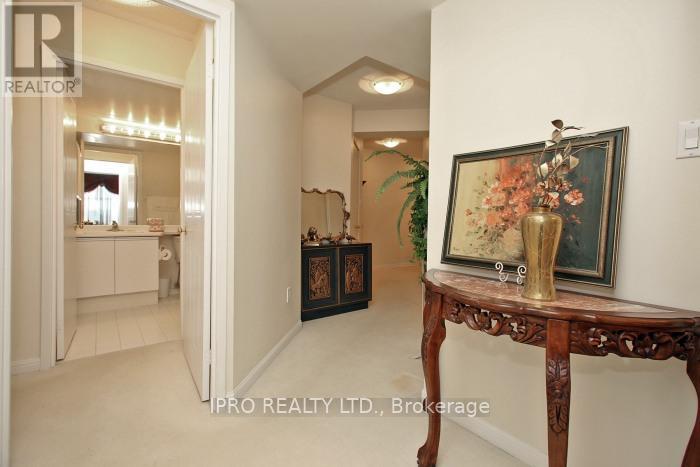 811 - 1 Hickory Tree Road, Toronto, Ontario  M9N 3W4 - Photo 17 - W12129046