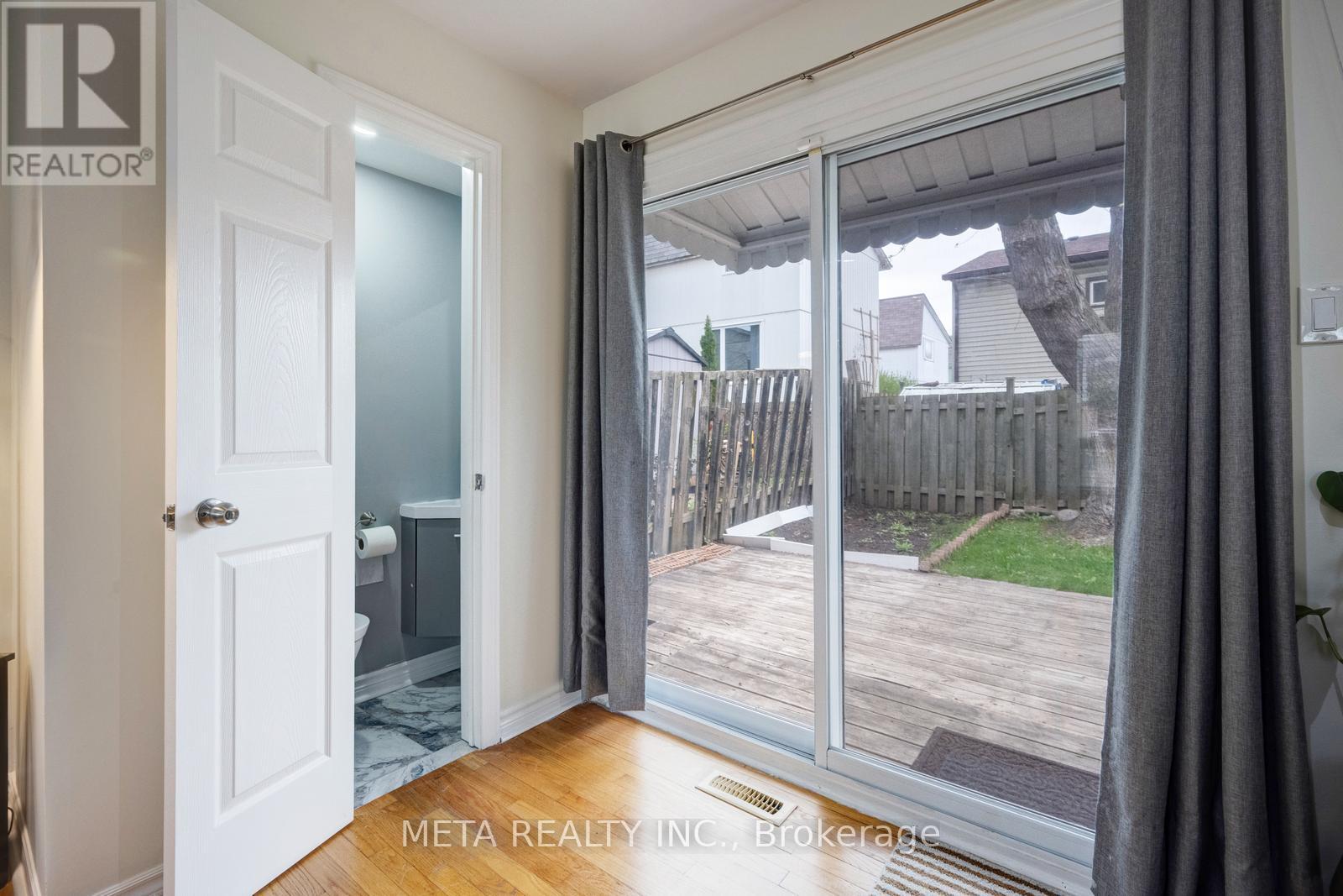 24 Horseshoe Court, Brampton, Ontario  L6S 1S1 - Photo 12 - W12129049