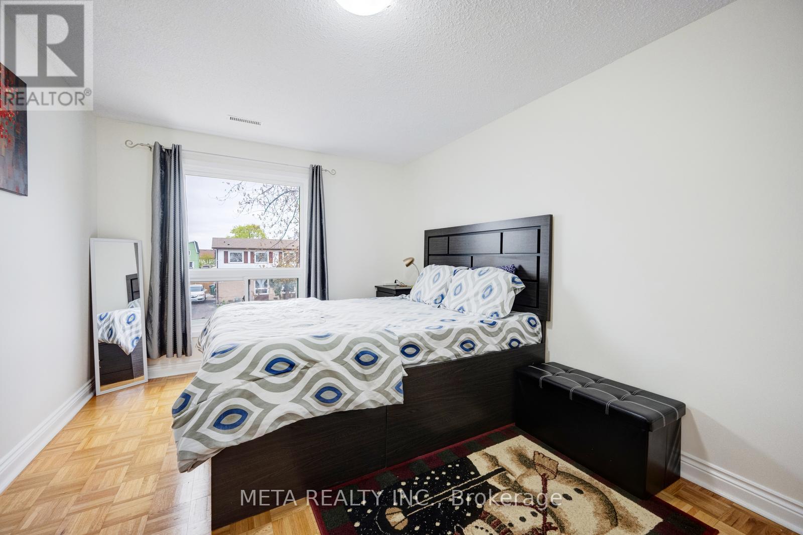 24 Horseshoe Court, Brampton, Ontario  L6S 1S1 - Photo 14 - W12129049