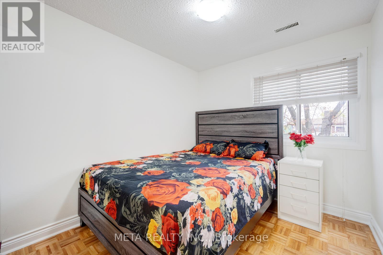 24 Horseshoe Court, Brampton, Ontario  L6S 1S1 - Photo 16 - W12129049