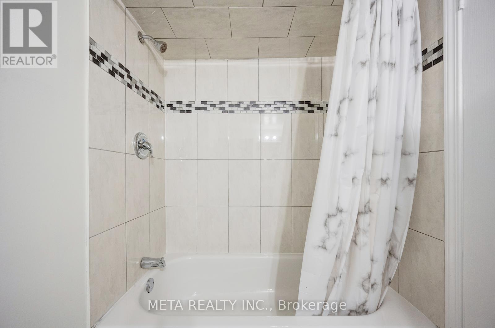 24 Horseshoe Court, Brampton, Ontario  L6S 1S1 - Photo 27 - W12129049