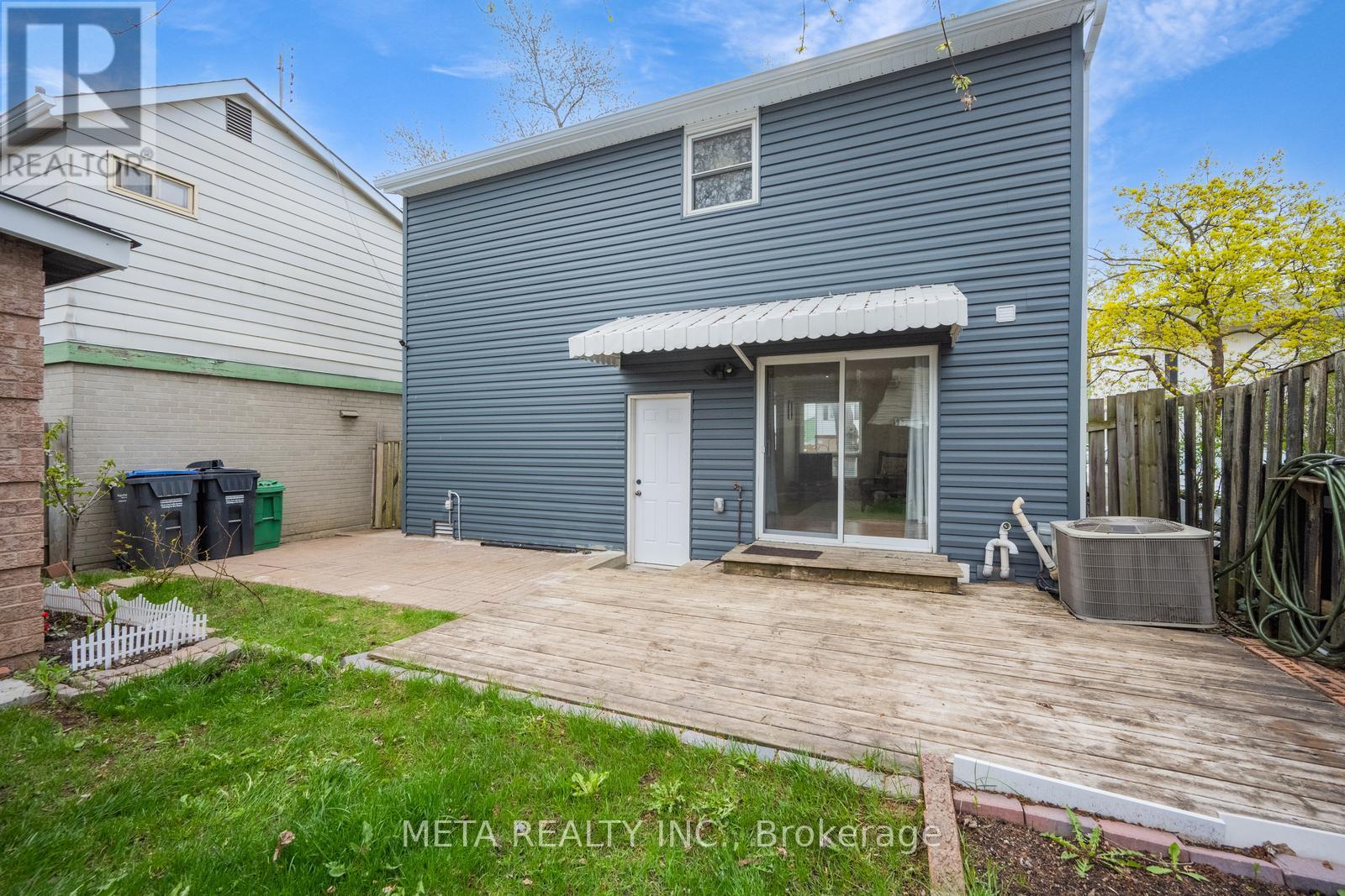 24 Horseshoe Court, Brampton, Ontario  L6S 1S1 - Photo 29 - W12129049