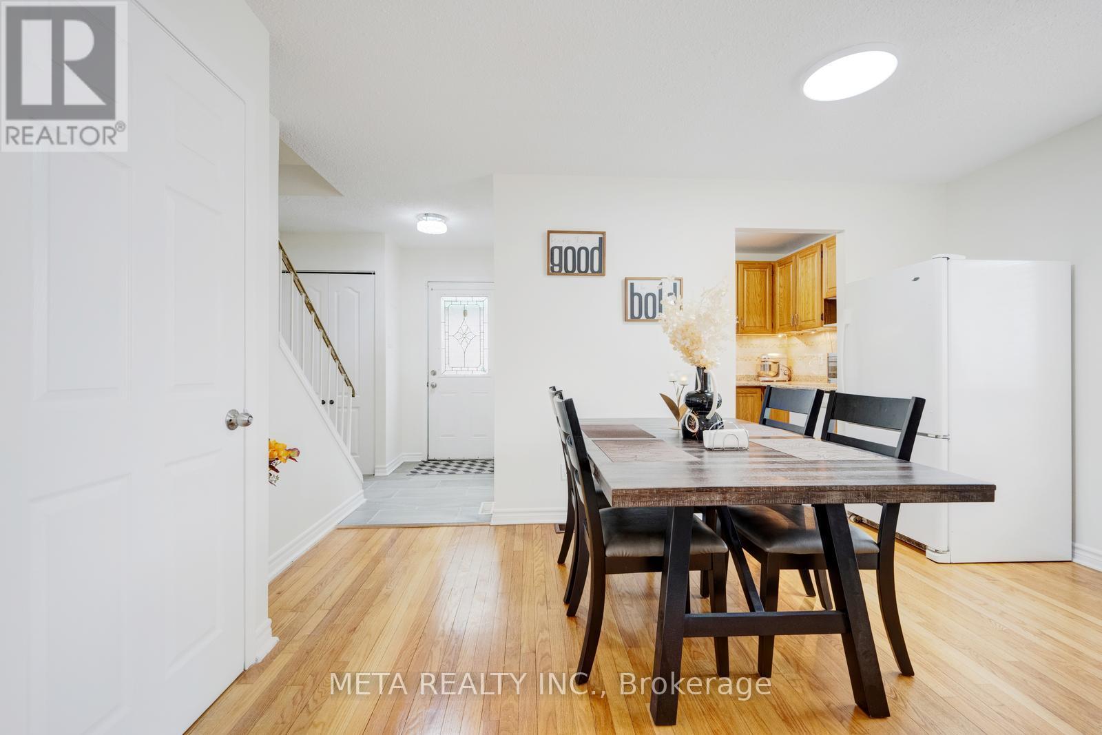 24 Horseshoe Court, Brampton, Ontario  L6S 1S1 - Photo 8 - W12129049