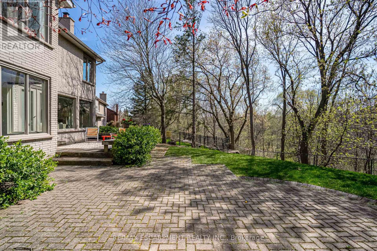 65 Golfview Crescent, Hamilton, Ontario  L9H 6T8 - Photo 46 - X12129054