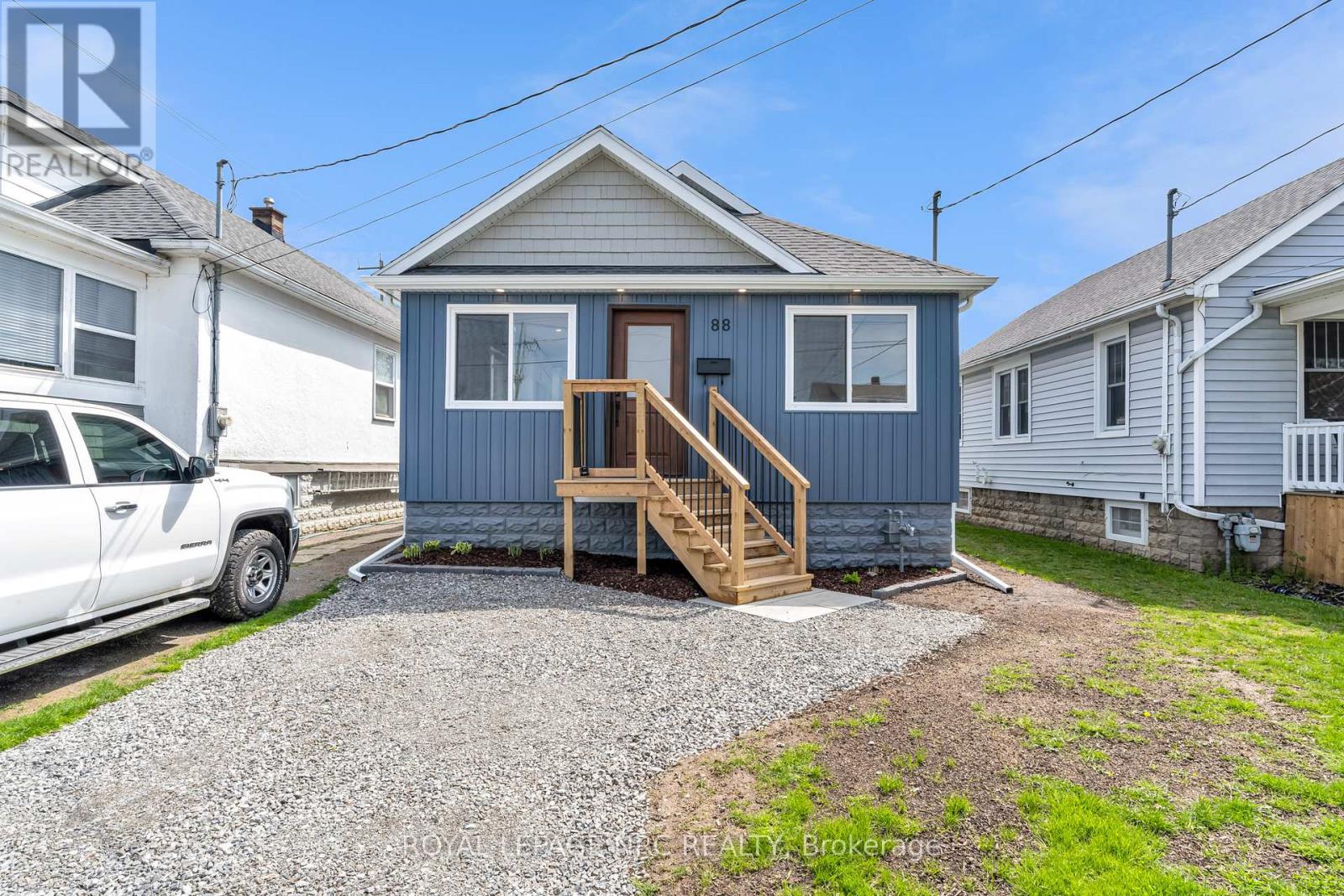 88 Delhi Street, Port Colborne, Ontario  L3K 3K9 - Photo 2 - X12125485