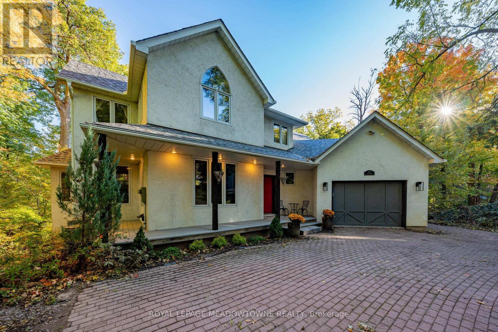 Property at 147 MAIN STREET S image 3
