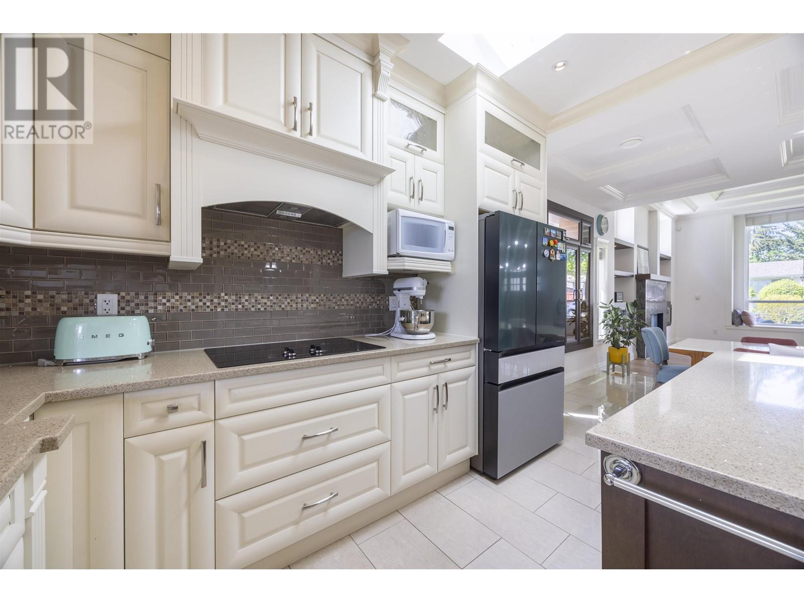 7754 14th Avenue, Burnaby, British Columbia  V3N 2A9 - Photo 11 - R2999192