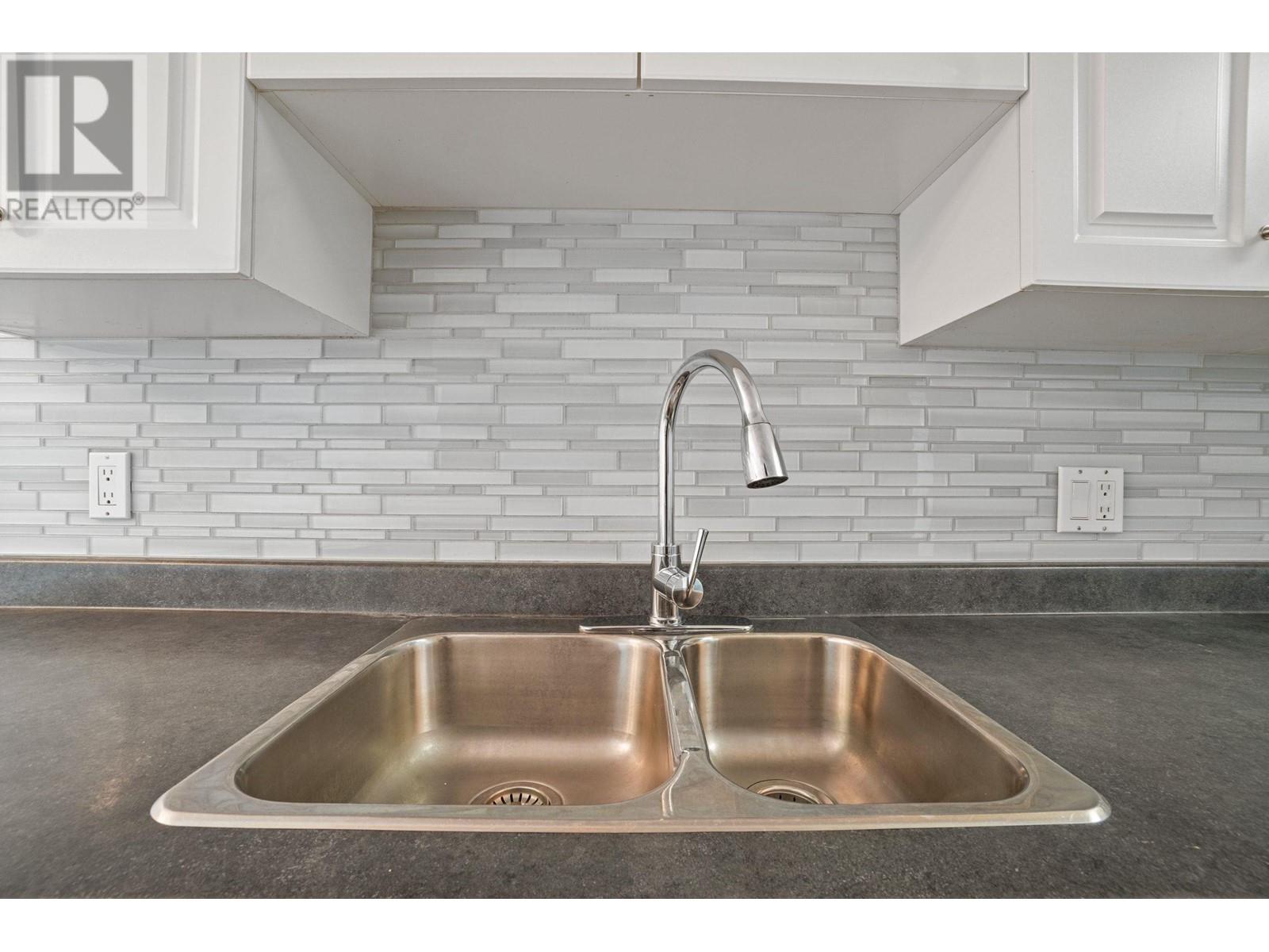 208 9202 Horne Street, Burnaby, British Columbia  V3N 4K2 - Photo 11 - R2998706