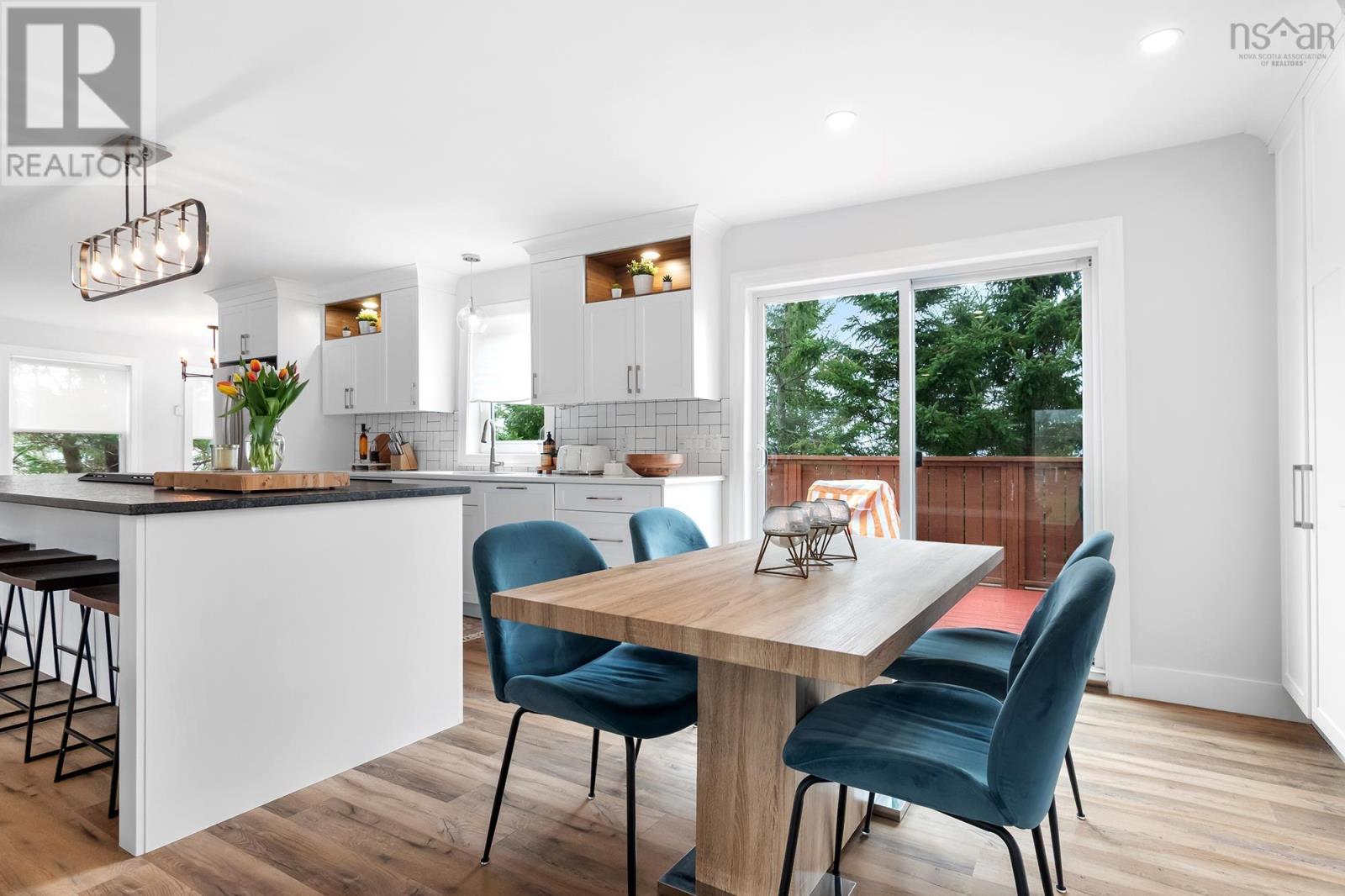 Property at 15 Dover Court image 4
