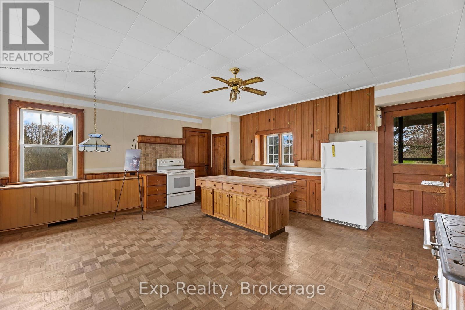 3148 County Road 32 Highway, Leeds And The Thousand Islands, Ontario  K0H 2N0 - Photo 10 - X12114496
