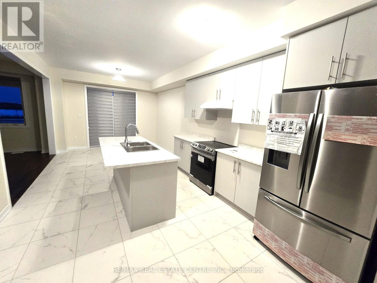 380 Barker Parkway, Thorold, Ontario  L2V 0K5 - Photo 8 - X12129078