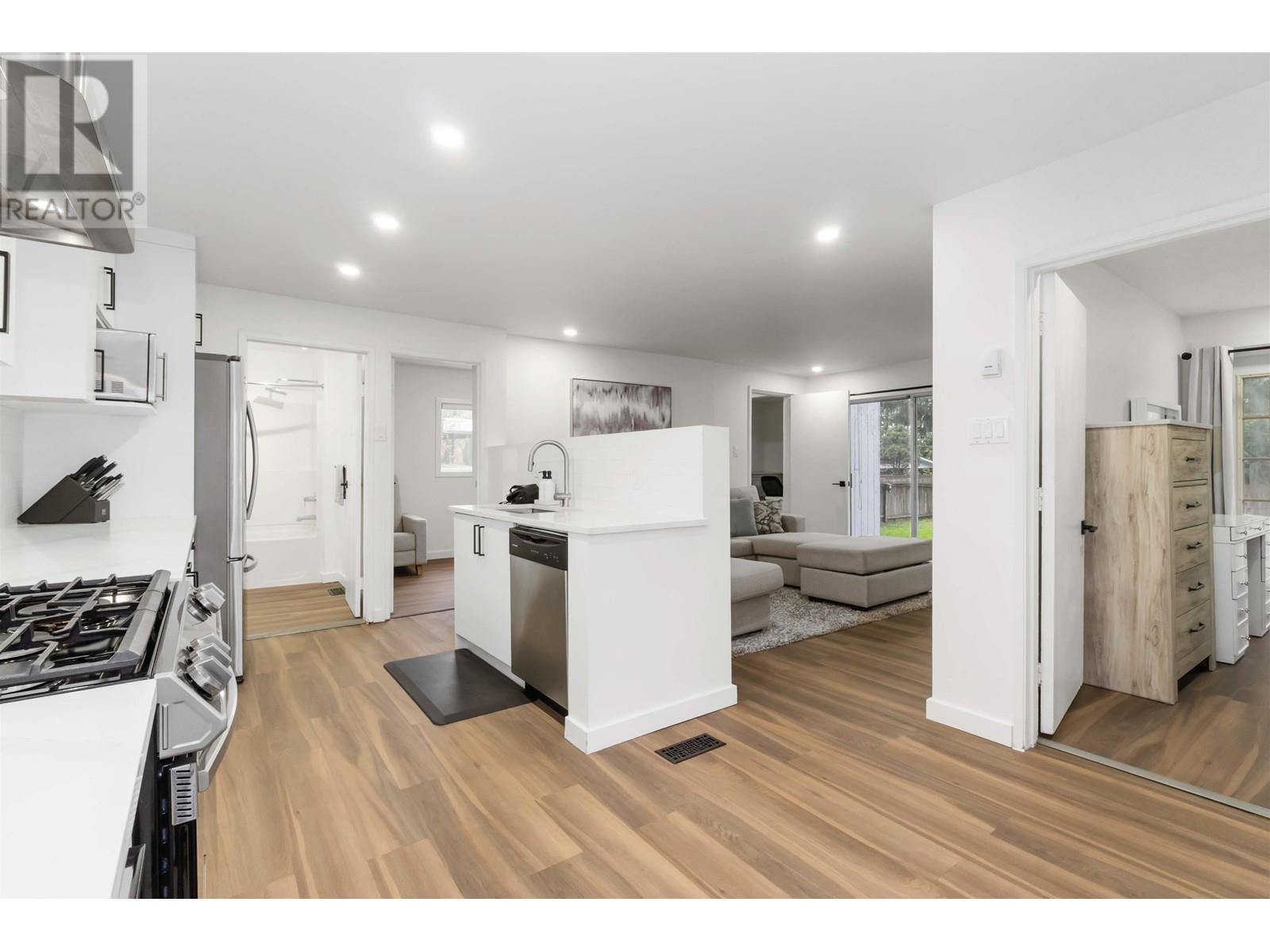 11125 CHARLTON STREET, Maple Ridge, British Columbia