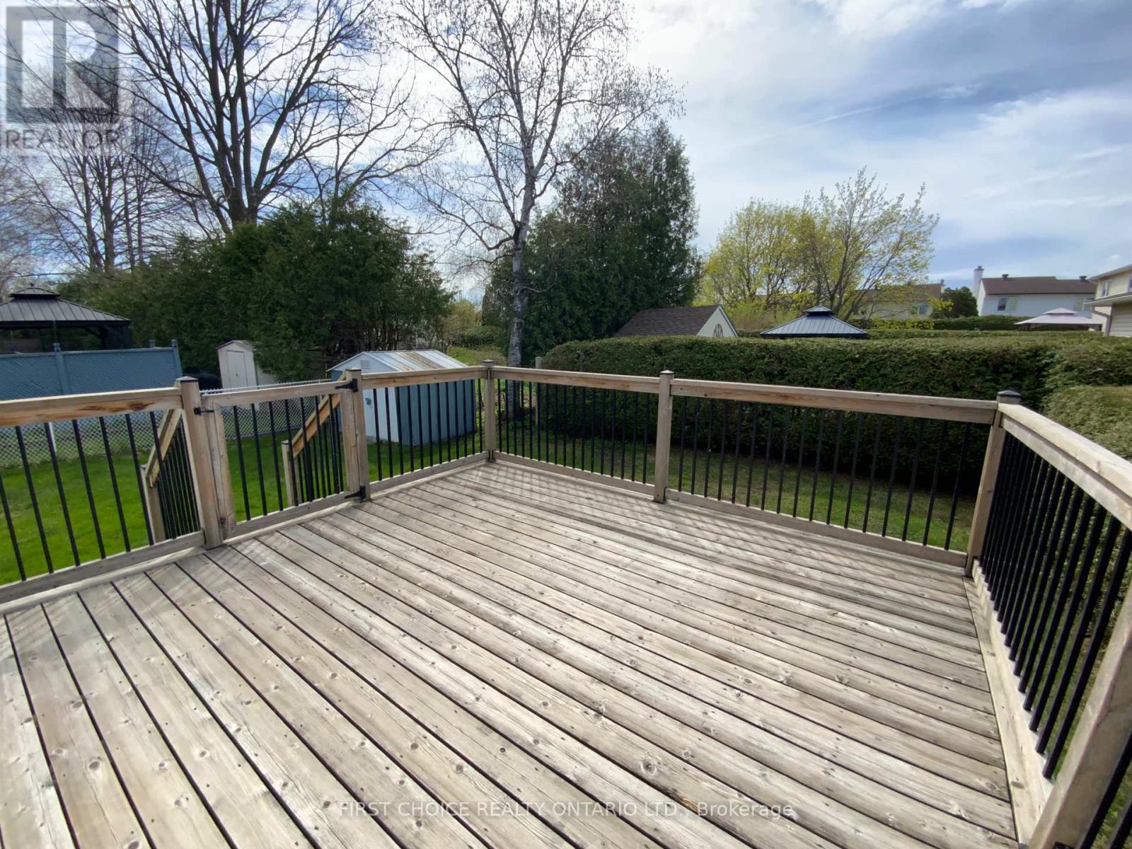 6336 Loire Drive, Ottawa, Ontario  K1C 3C8 - Photo 30 - X12129100