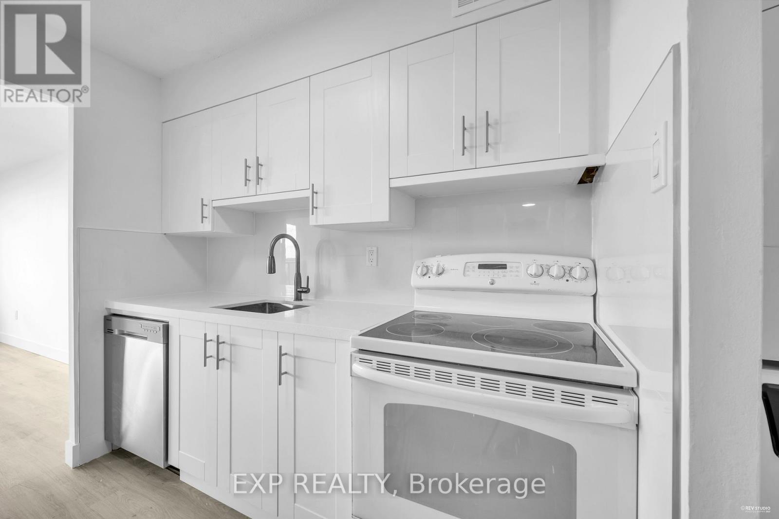907 - 45 Sunrise Avenue, Toronto, Ontario  M4A 2S3 - Photo 7 - C12129124