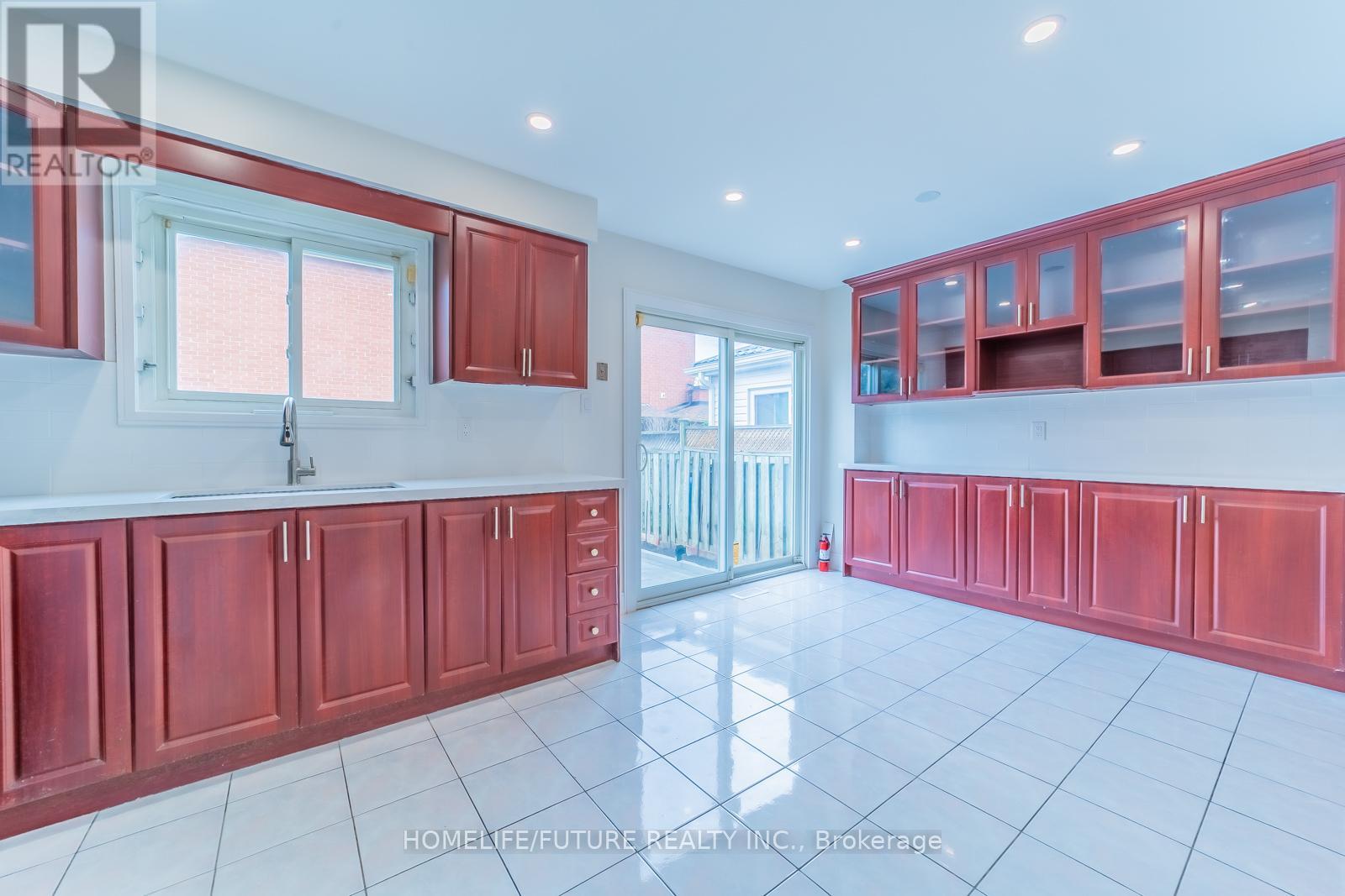 14 Bradley Road, Markham (Milliken Mills East), Ontario  L3S 1P2 - Photo 14 - N12129088