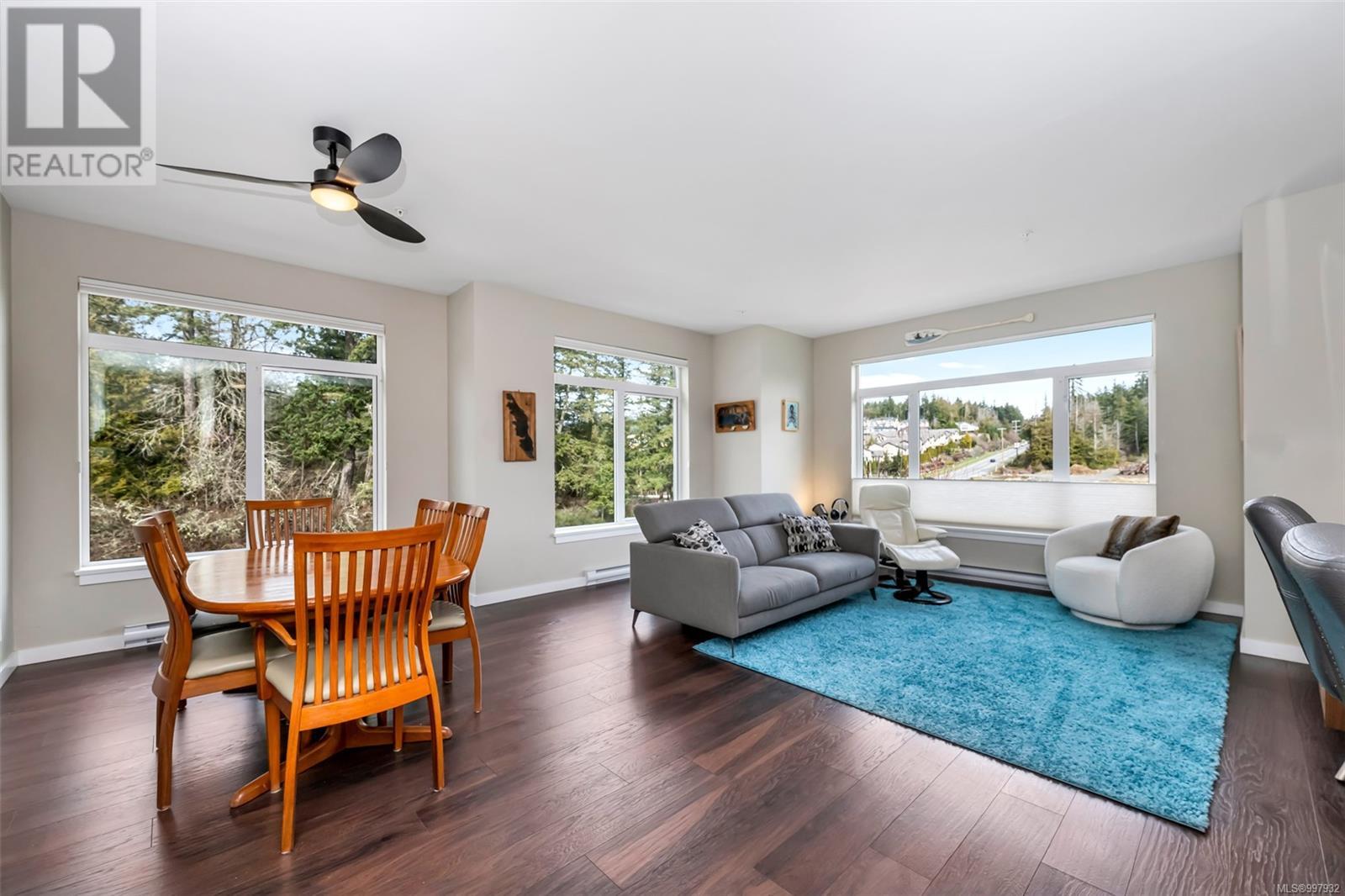 300 591 Latoria Rd, Colwood, British Columbia  V9C 2Z9 - Photo 1 - 997932