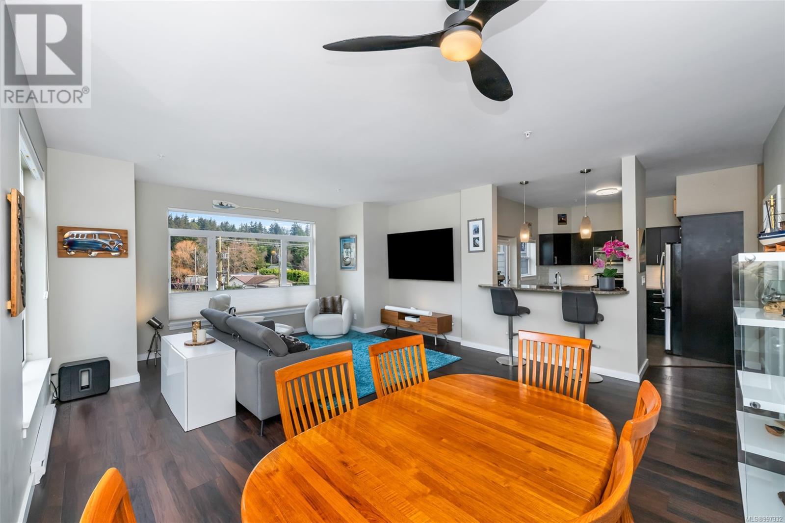 Property at 300 591 Latoria Rd image 2
