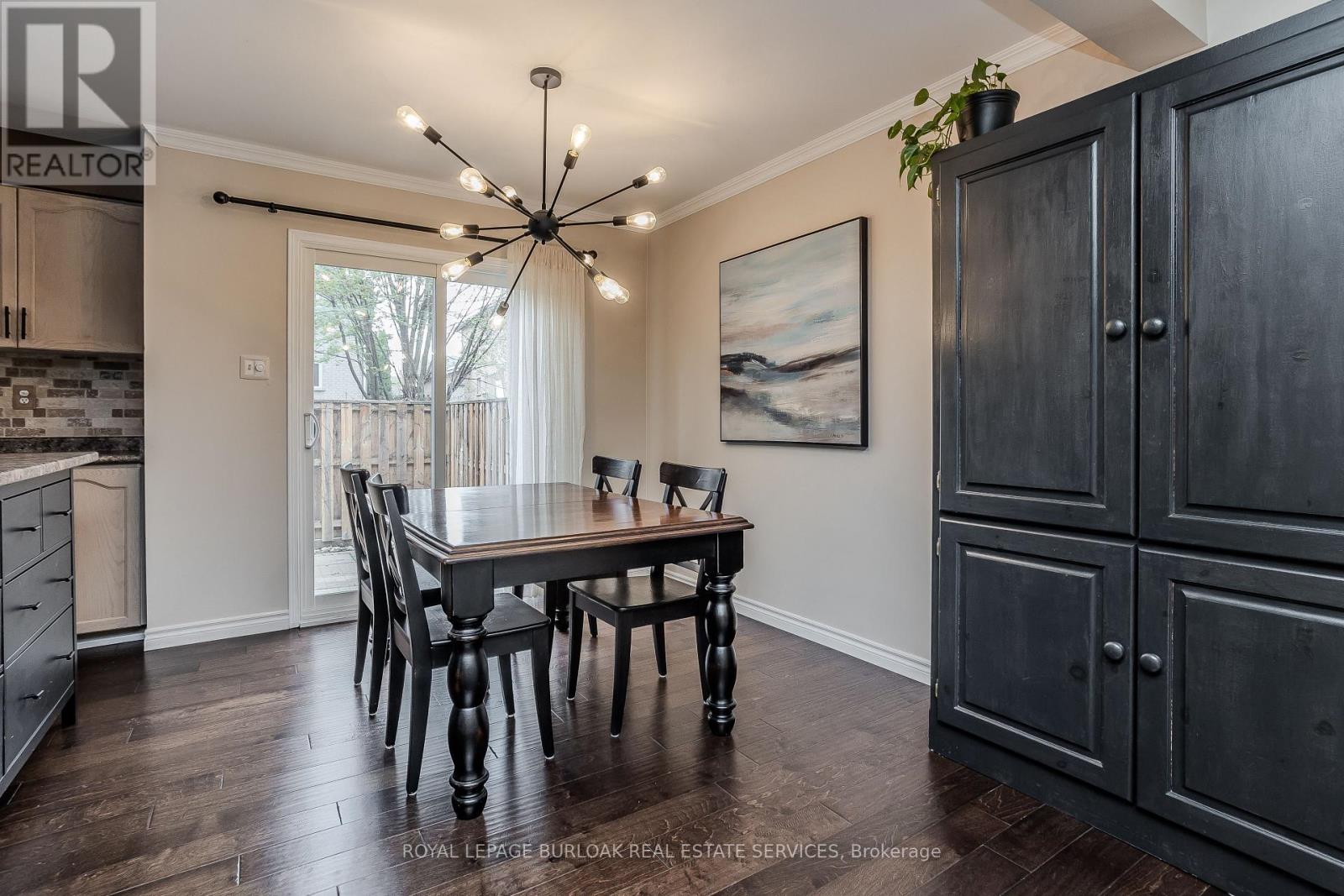 10 - 2022 Atkinson Drive, Burlington (Rose), Ontario  L7M 4H6 - Photo 12 - W12129090